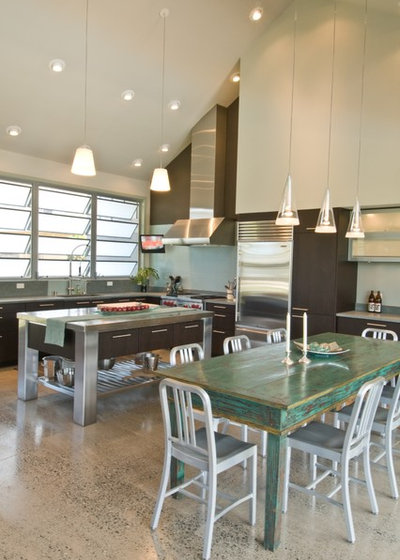 Industrial Kitchen by Archipelago Hawaii Luxury Home Designs