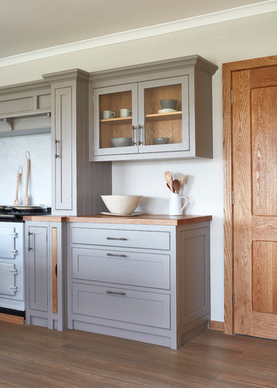 Country Kitchen by Naked Kitchens
