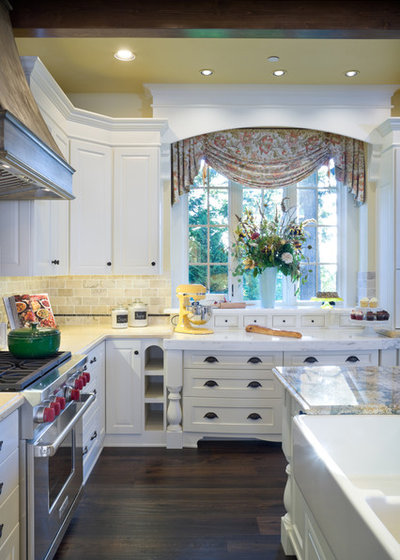 Traditional Kitchen by Alan Mascord Design Associates Inc