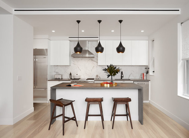 Modern Kitchen by Sarah Tombaugh Architect