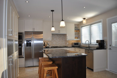 Example of a trendy kitchen design in Ottawa