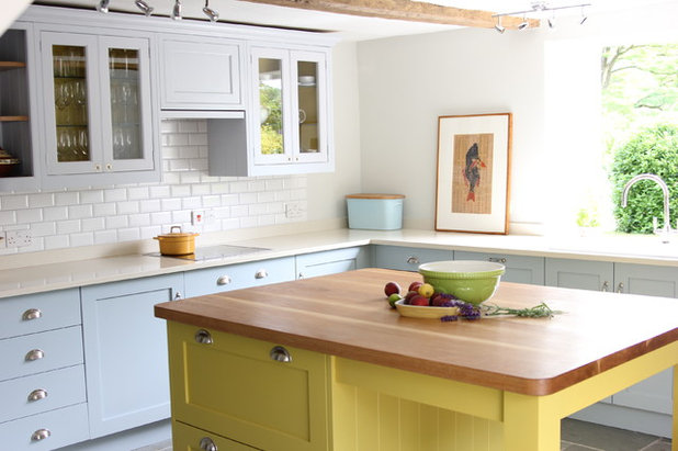 Traditional Kitchen by Lacy-Hulbert Interiors Ltd