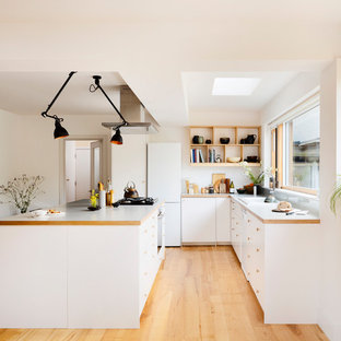 Large modern kitchen in London.