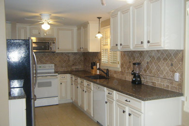 The upper and lower cabinets on the right were added, giving more storage and co
