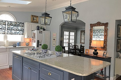 Inspiration for a timeless kitchen remodel in Atlanta
