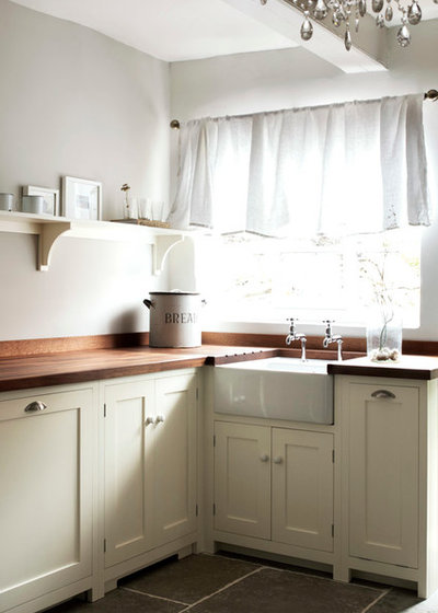 Rustic Kitchen by deVOL Kitchens