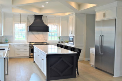 Example of a minimalist kitchen design in Columbus