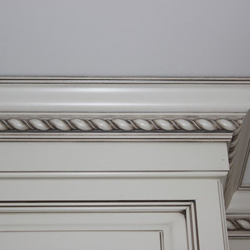 Three Piece Rope Crown Detail