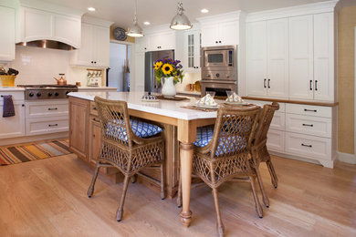 Inspiration for a timeless kitchen remodel in San Francisco with stainless steel appliances