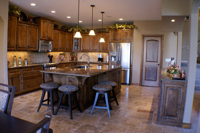Example of an arts and crafts kitchen design in Milwaukee