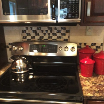 Tile Accent Over Stove
