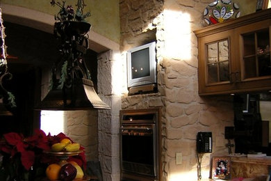 Example of a tuscan kitchen design in Las Vegas