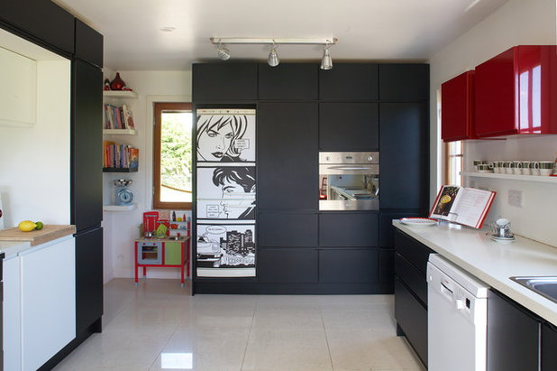 Modern Kitchen by Stuart Design Studio