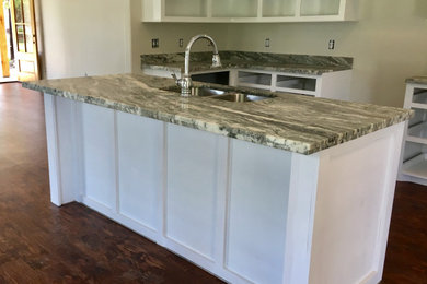 Transitional kitchen photo in New Orleans
