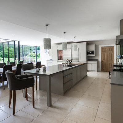 Inspiration for a transitional eat-in kitchen remodel in London