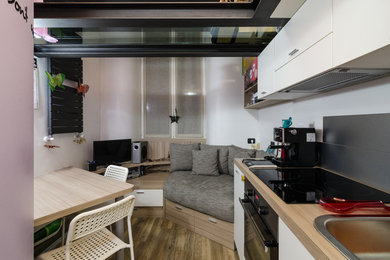 Small trendy kitchen photo in Milan