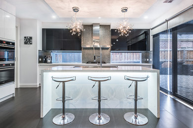 This is an example of a large modern kitchen in Melbourne.