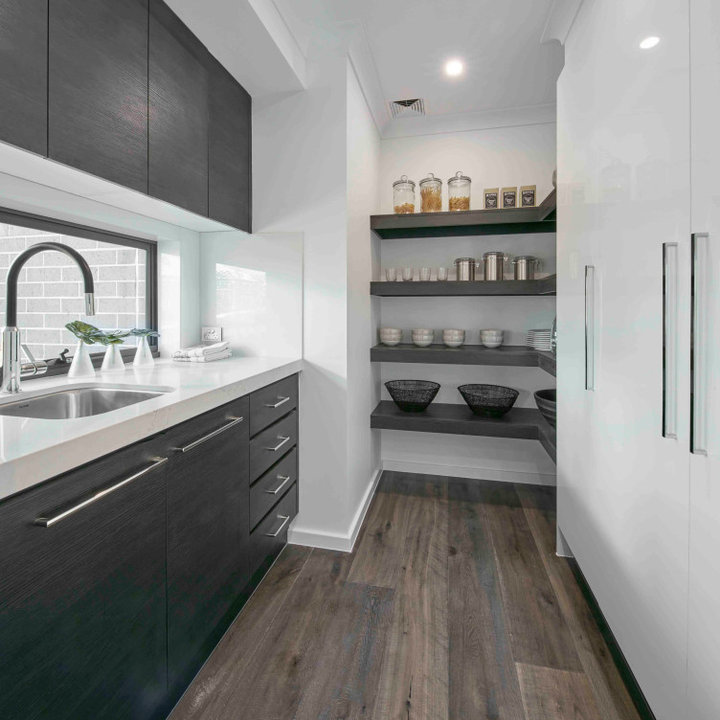75 Most Popular 75 Beautiful Kitchen Pantry Ideas & Designs Design Ideas for April 2022 | Houzz NZ