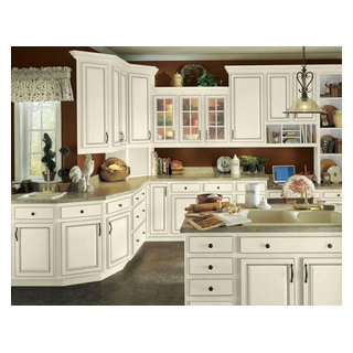 Touraine Kitchen Cabinets - Traditional - Kitchen - DC Metro - by Bells ...