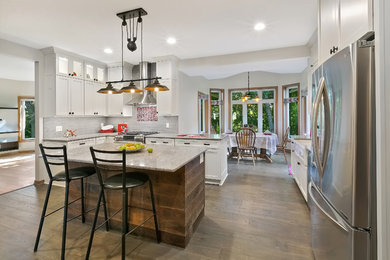 Elegant kitchen photo in Minneapolis