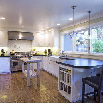 Traditional Country Kitchen Desgin with White Painted Cabinetry Menlo Park