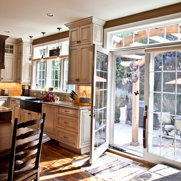 Traditional Country Kitchen