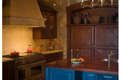 フェニックスにあるトラディショナルスタイルのおしゃれなキッチンの写真