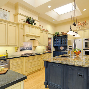 Traditional, French Country, Old World Kitchen - Monte Sereno, Bay Area