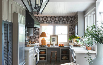 Kitchen of the Week: Simple Lines and Bold Color