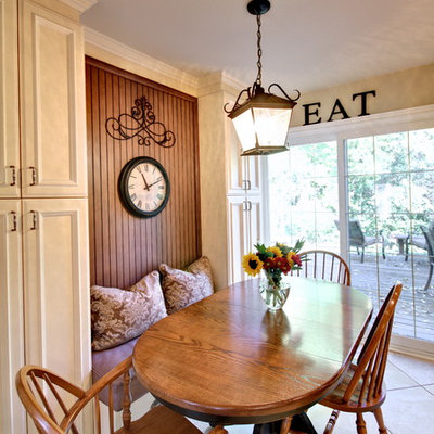 Inspiration for a timeless eat-in kitchen remodel in Toronto