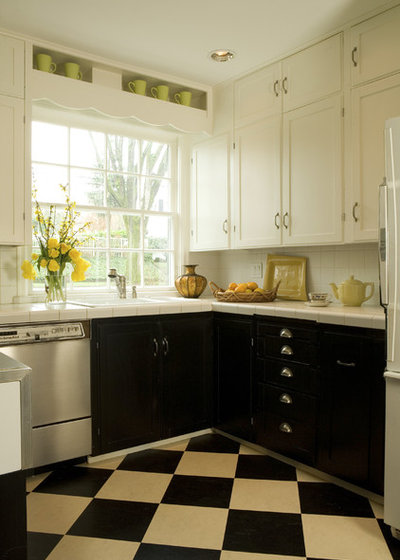Traditional Kitchen by Emery & Associates Interior Design
