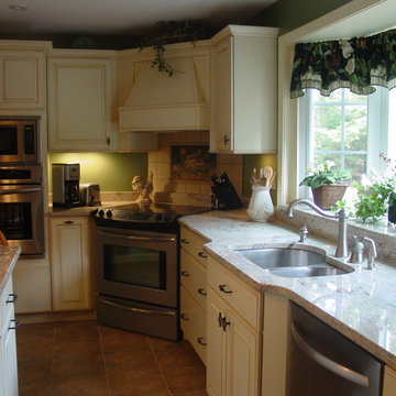 Traditional Kitchen in Amherst, NH