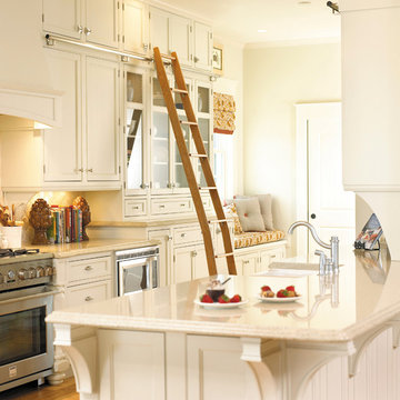 Traditional Kitchen in Bluffton, South Carolina