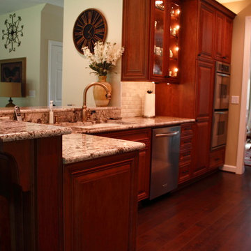 Traditional Kitchen in Dura Supreme Cabinets