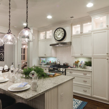 Traditional Kitchen in Maple, Beach White