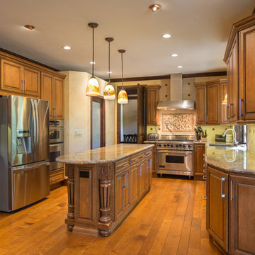 Traditional Kitchen in San Diego, California
