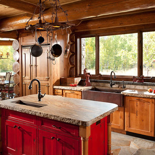 Diseño de cocina rústica con fregadero sobremueble