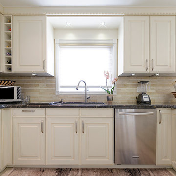Traditional Kitchen - Thornhill