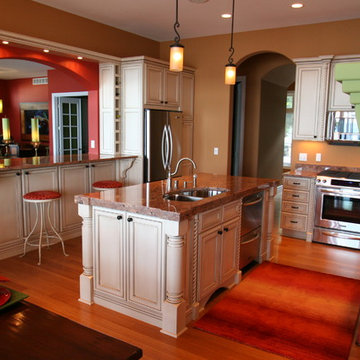 Traditional kitchen with Bold paint accents