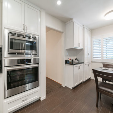 Traditional Kitchen with Contrast (2019) - Dining Space