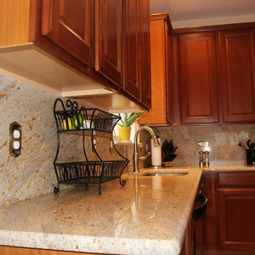 Traditional Kitchen with granite countertops
