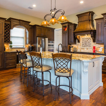 Traditional Large Center Island Kitchen
