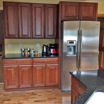 Traditional Large kitchen