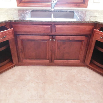 Traditional Maple Kitchen