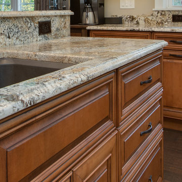 Traditional Maple Kitchen With Granite