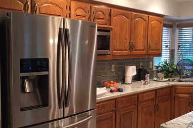 Kitchen - traditional kitchen idea in Kansas City