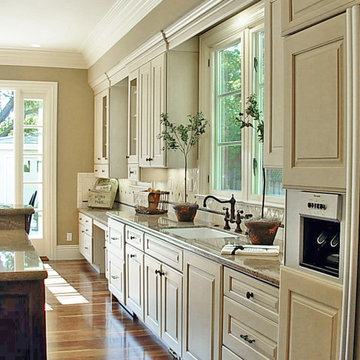 Traditional Off White Cabinetry