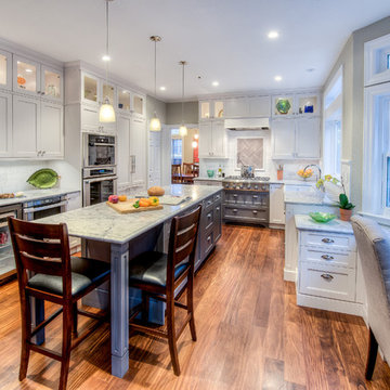 TRADITIONAL PAINTED KITCHEN