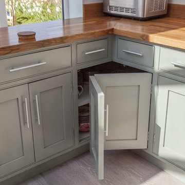 Traditional Shaker kitchen in farm cottage conversion