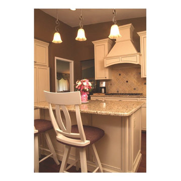 Traditional style cream maple custom kitchen in Owings Mills, Maryland